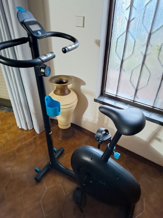 bicicleta estática essencial Domyos EB 120