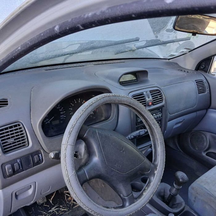 Mitsubishi SpaceStar 1.3 de 2002 - Peças Usadas