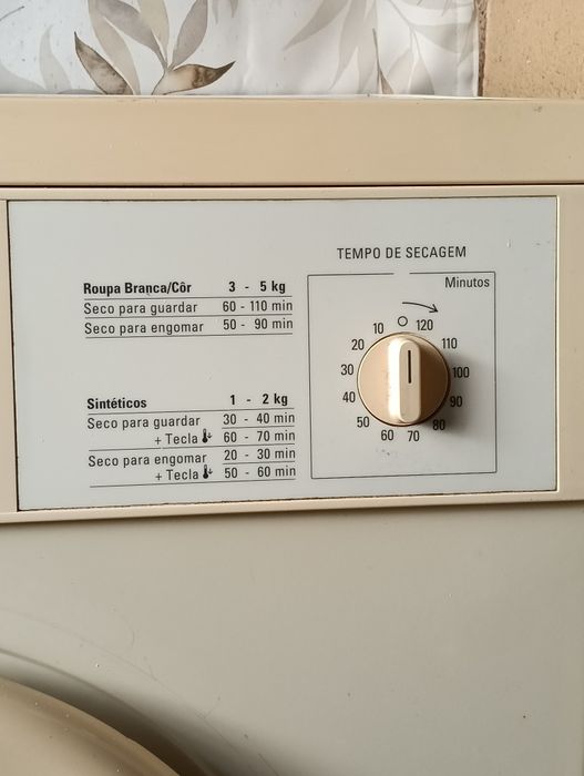 Máquina secar roupa