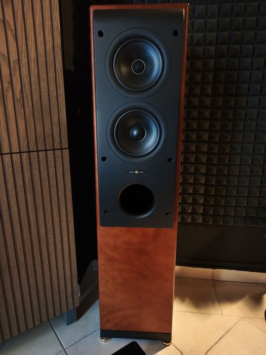 KEF Reference Model Three