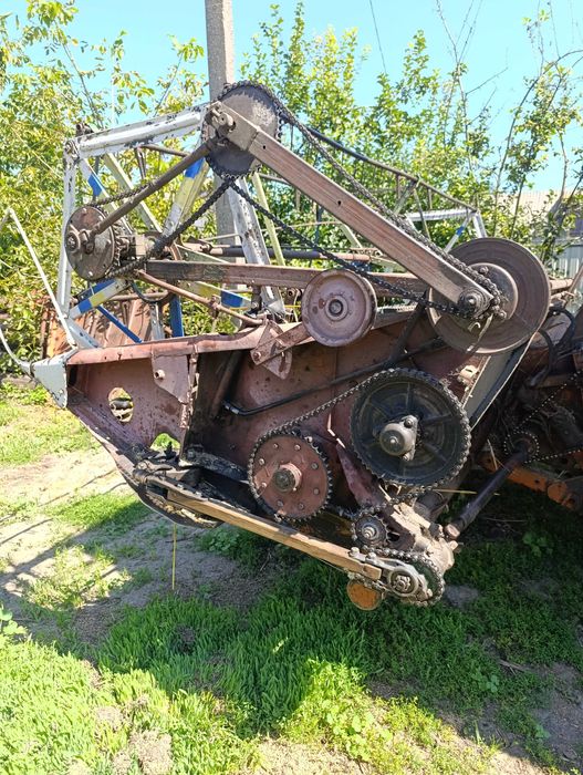 Нива СК 5 М,+ ще є різні запчастини до ниви ,+ще є жатка на 5 м