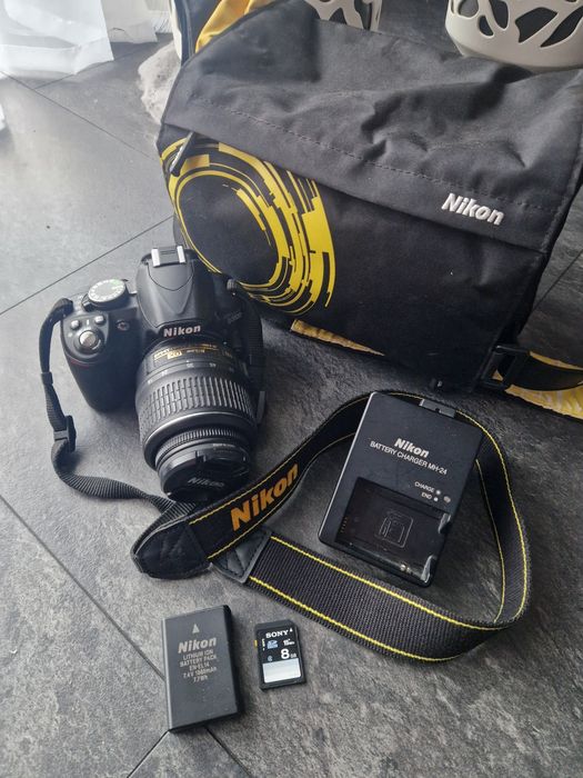 Nikod d3100 + obiektyw 18-55