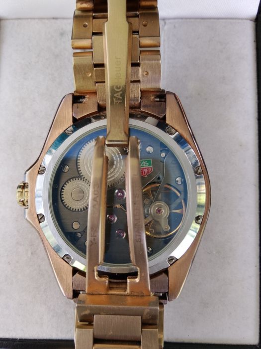 Часы механические Cartier Roadster.