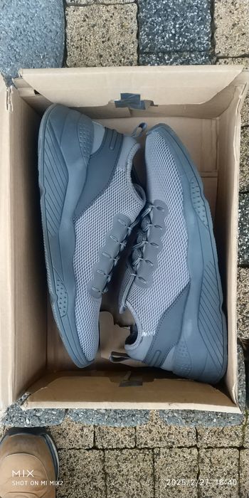 Sprzedam nowe buty sportowe