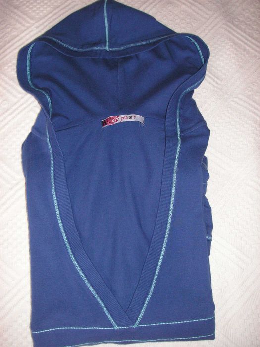 T Shirt / Túnica com Capuz Bershka e Zero´s