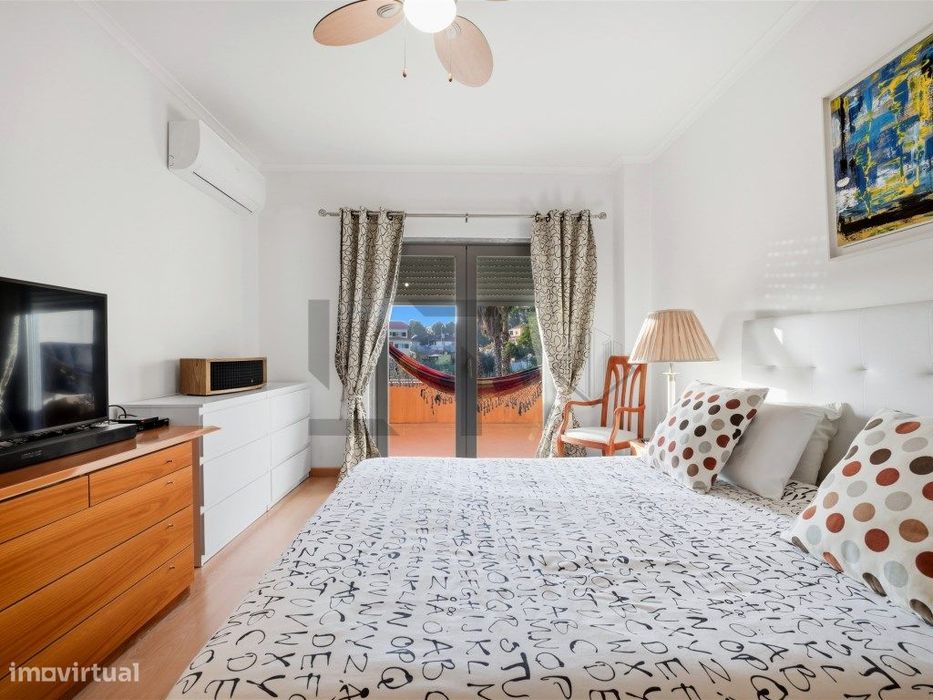 Fantástico Apartamento T2 com Terraço para Venda em Condomínio Priv...