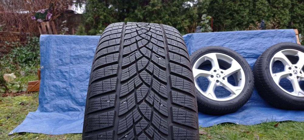 Felgi 5x112 235/50/R18 GOODYEAR 8mm Mercedes Seat Skoda Volkswagen Aud