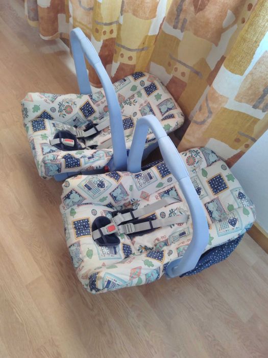 Cadeirinhas de bebe de acordo com DGS para automóvel (2 Gémeos)