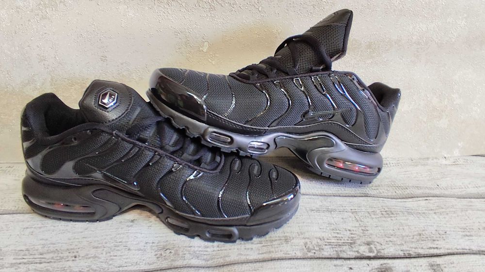 Czarne buty nike air max tn plus nowe 41
