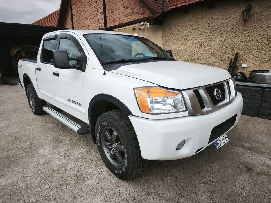 Nissan Titan Nissan Titan 5.6 benzyna 4x4 Klima Alu Automat