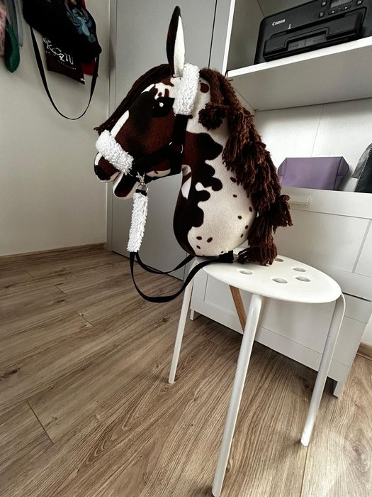 Hobby horse  biało brązowy rozmiar a3