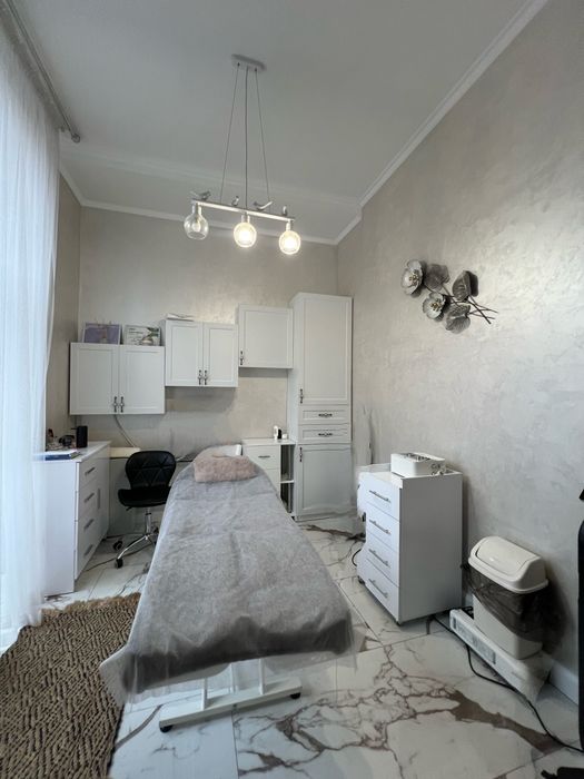 Оренда приміщення (фасад новобудови)