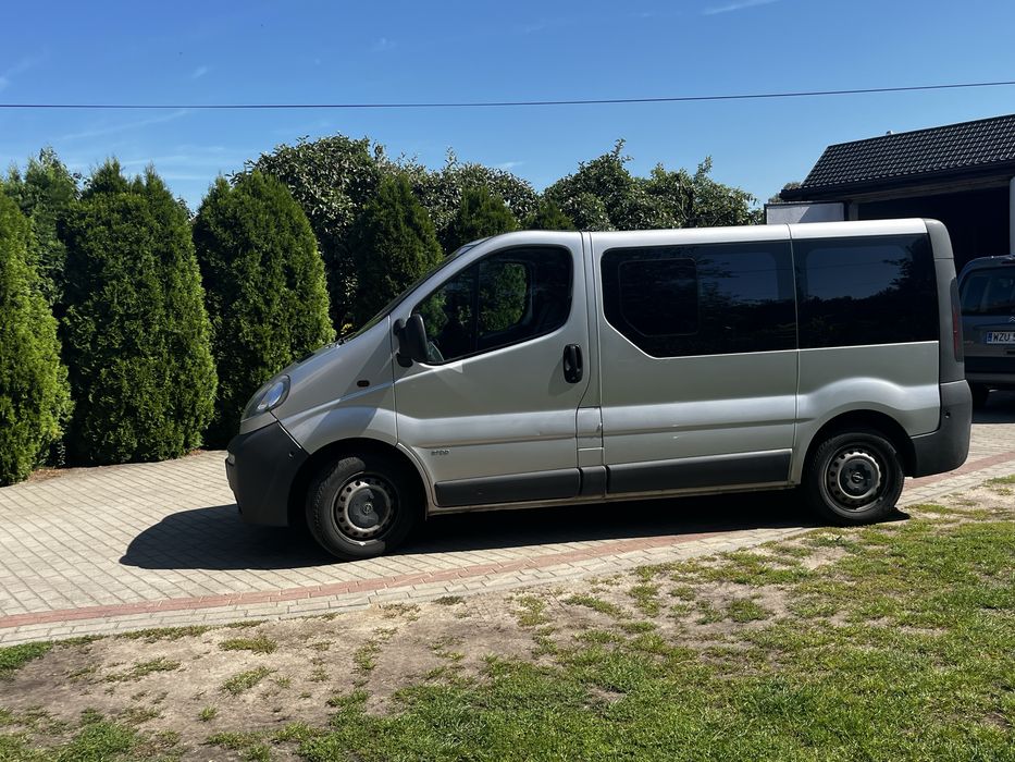 Opel  Vivaro 1,9, 9 osób