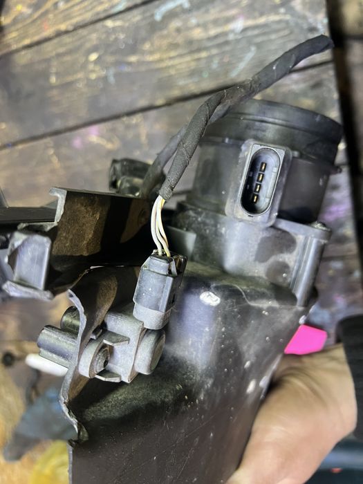 ДМРВ расходомер воздуха Mercedes Sprinter 906 2.2 646 витратомір