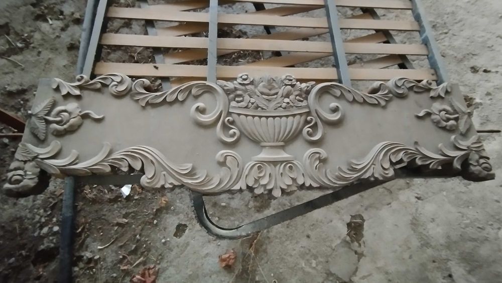 Cama Barco Estilo Império em Madeira Trabalhada - RARA Vintage