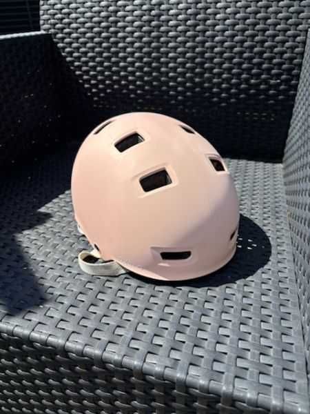 Śliczny zestaw Rolki plus kask dla dziewczynki