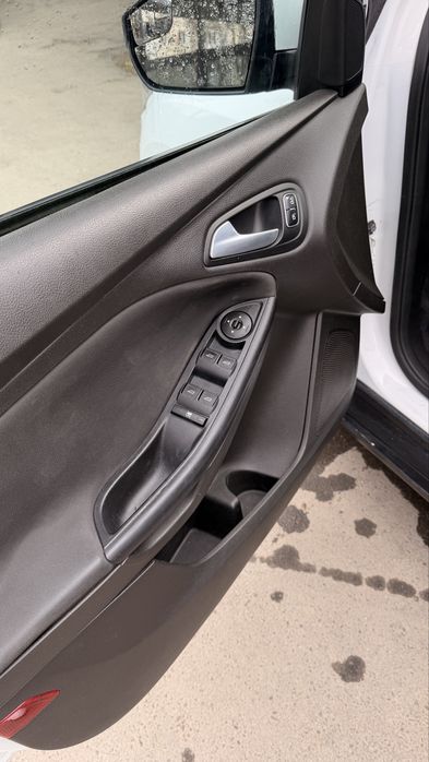 Продам Ford focus 2016 бензин 2.0