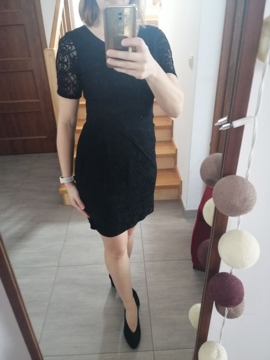 Elegancka sukienka z koronką