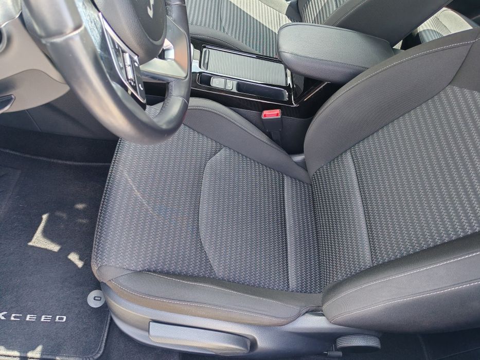 Kia Xceed plug in híbrido 2024, garantia do fabricante até 2031   32000km, 1Dono muito estimado