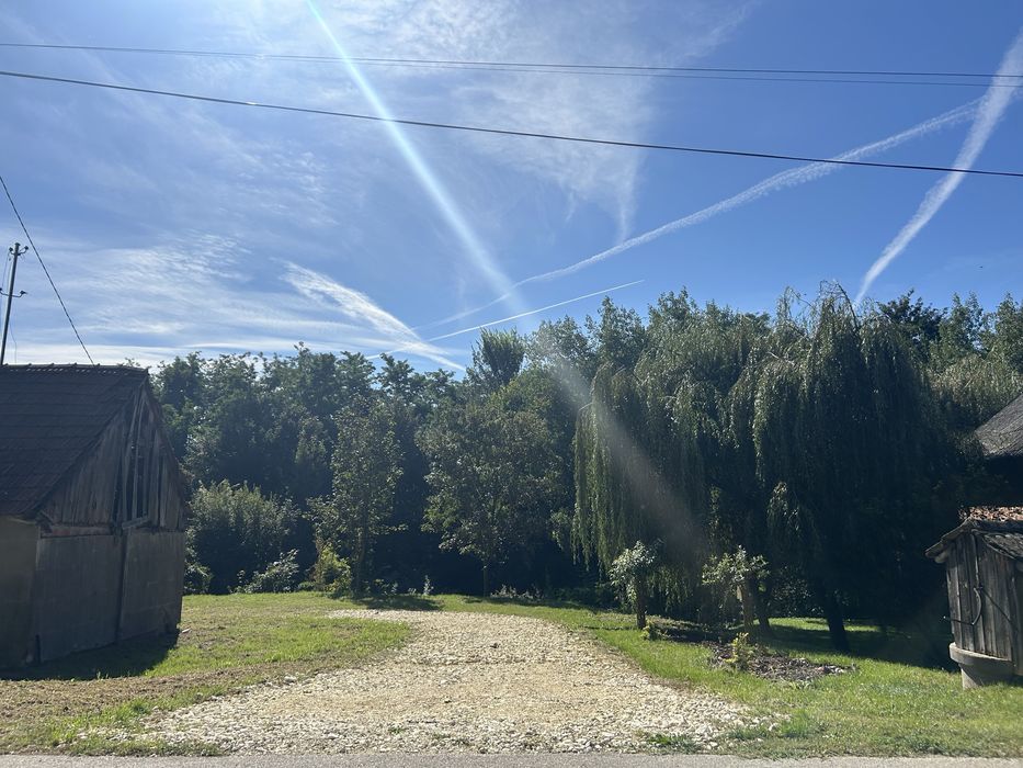 21 arów ciszy z prywatnym laskiem i starym domem