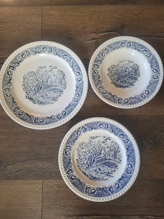 3 piękne porcelanowe talerze