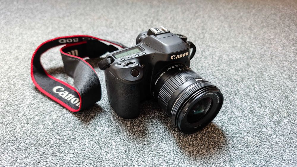 Aparat Canon EOS 80D + obiektyw 18-55 mm