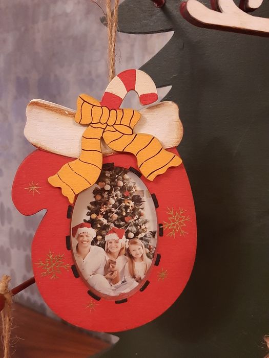 Árvore de Natal com 6 mini molduras NOVA.