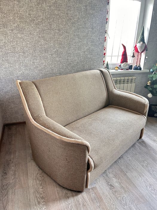 Диван для спальни/зала