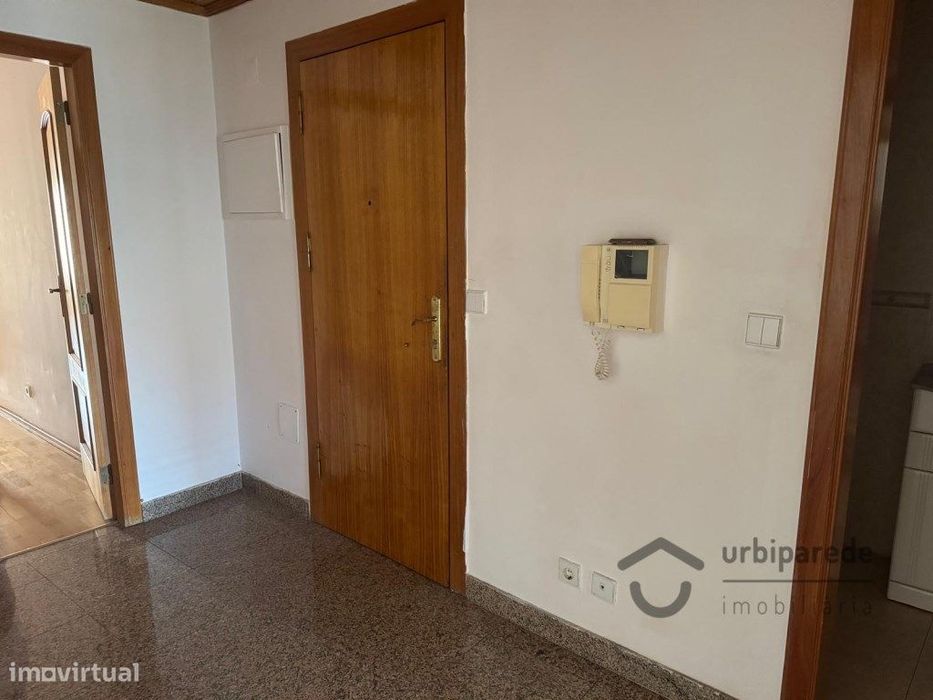 Apartamento T3 no Jardins da Parede.