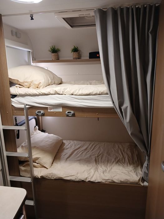 Wynajem Kampera Alkowa 6 osobowy