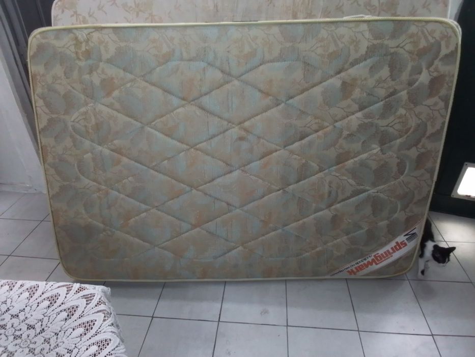 Cama completa em madeira