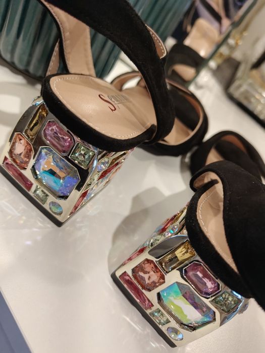 Sandały nowe kryształki 37-38