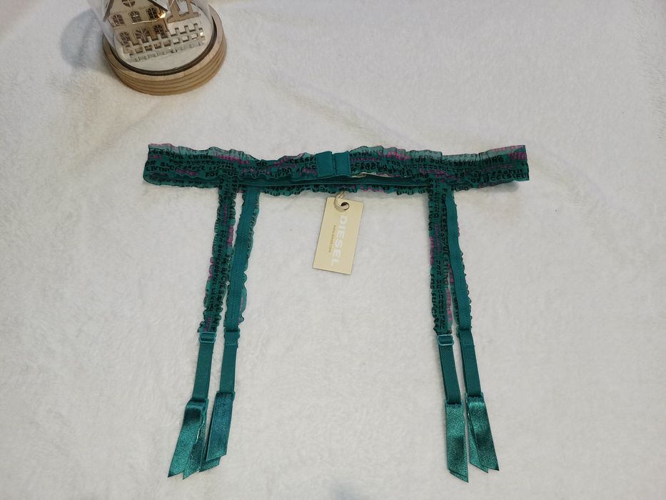 Pas do pończoch Diesel