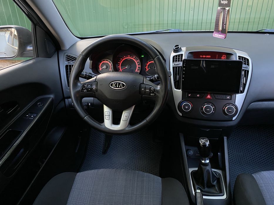 KIA Ceed sw 2012 газ