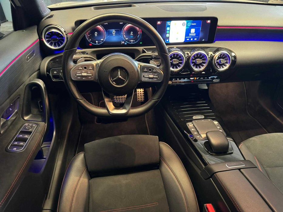 Mercedes-Benz A250e Limousine AMG Versão 100 km Autonomia