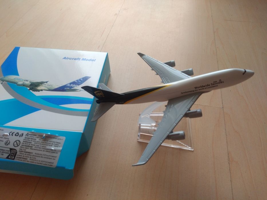 Model 1/400 samolot Boeing 747 UPS metalowy metal