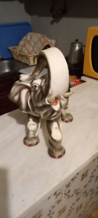 Elefante de loiça