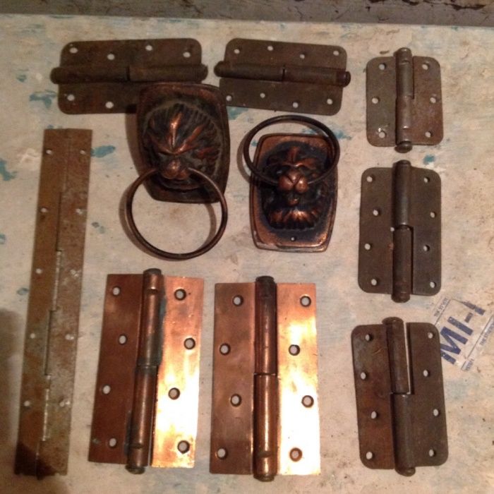 Ручки для дверей,завесы и двери для хозпостроек