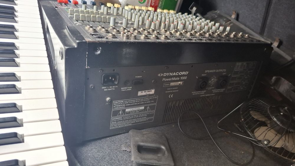 Behringer Powermate 1000 mesa de mistura 1000W | Mixer profissional