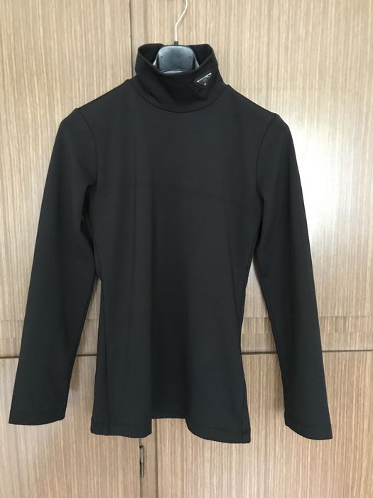 Bluzka polgolf Prada