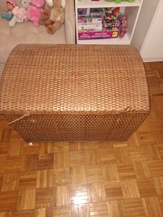 Bau de madeira usado