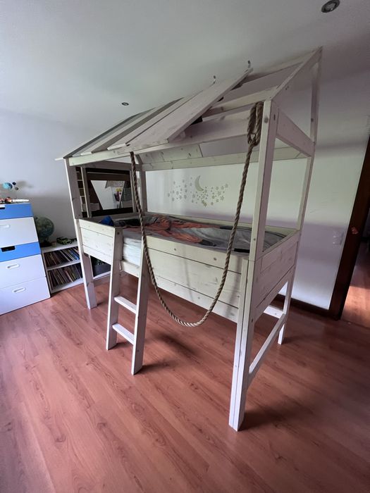 Cama Treehouse marca lifetime