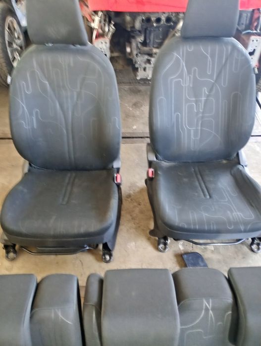 fotel fotele przednie yaris 2 3 tylna kanapa Yaris 2 3