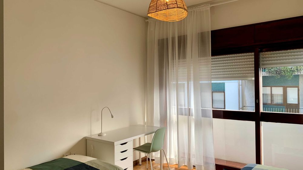 Quarto duplo para arrendamento no Porto
