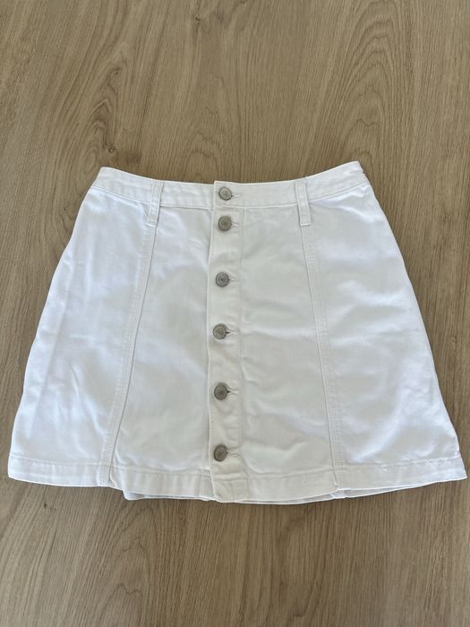 Biała spódnica jeans