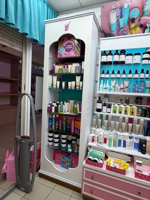 Вітрини шафи для магазину косметики