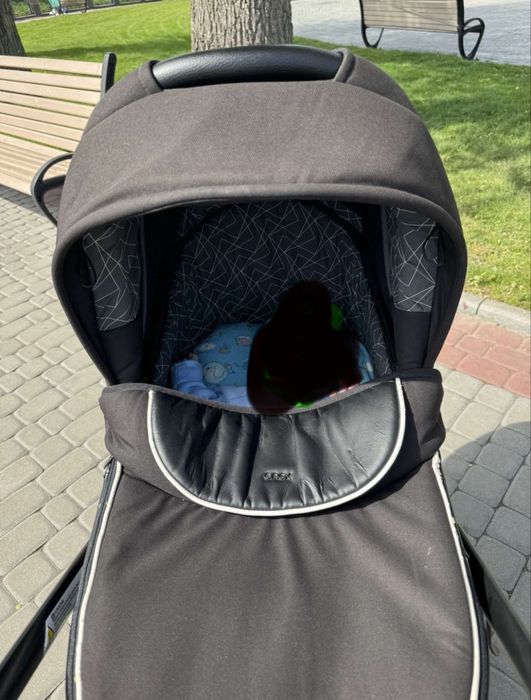 Продам гарну коляску 3 в1 anex sport