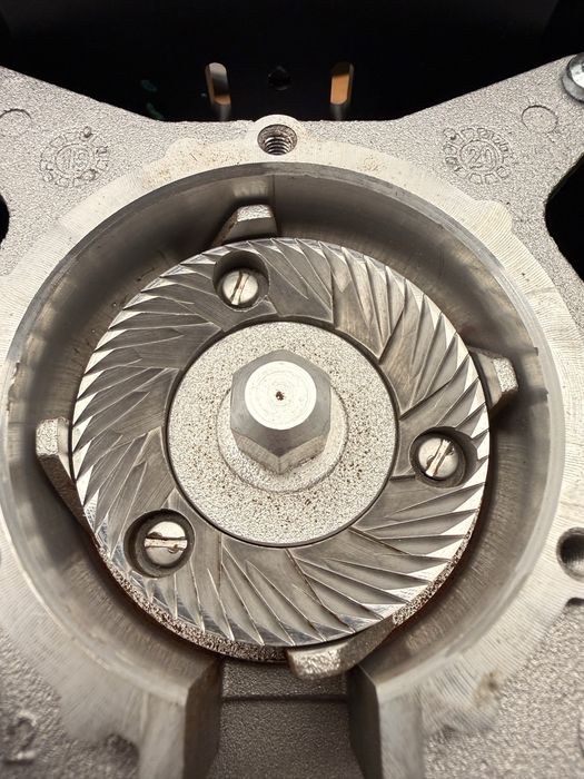 Mlynek do kawy eureka mignon czarny płaskie zarna