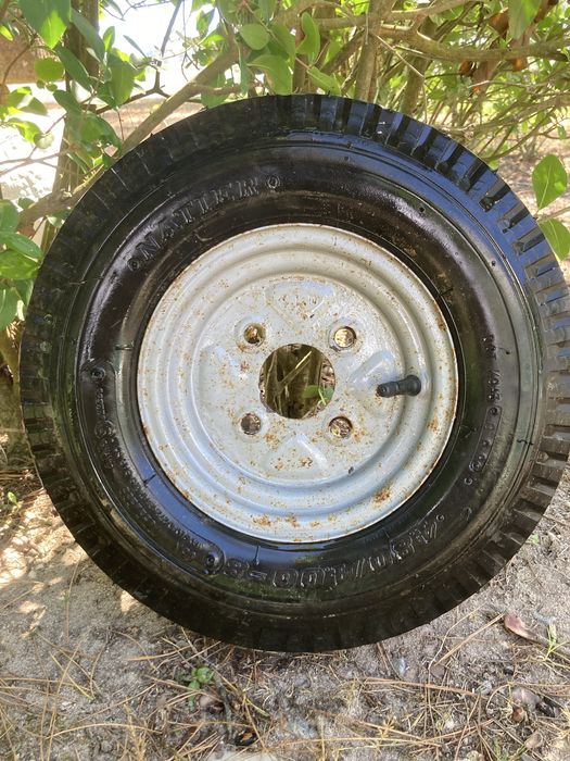 Roda de atrelado completa como nova