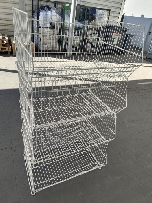 Regał koszowy sklepowy